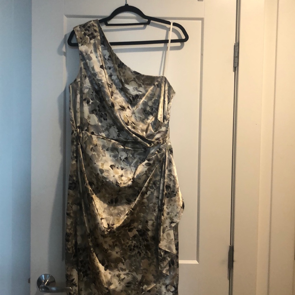 London Style. Size 16. One Shoulder Knee Length Dress